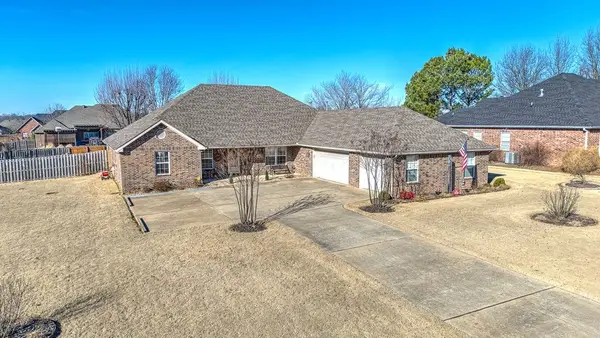 937 Bramblewood Lane, Cave Springs, AR 72718