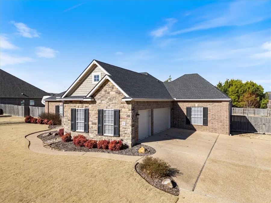 2402 Riverfront Lane, Fayetteville, AR 72703 - Image #2