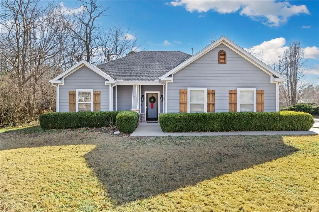 911 E Township Street, Fayetteville, AR 72703 - Image #1