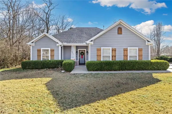 911 E Township Street, Fayetteville, AR 72703