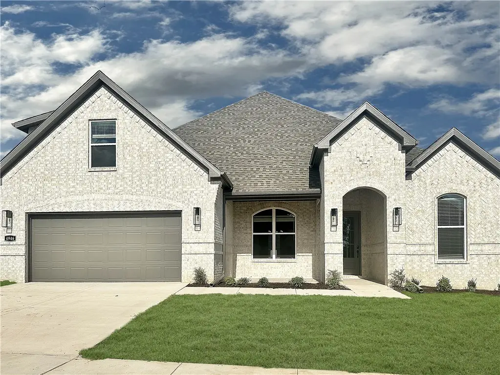 2837 N Chapel Drive, Fayetteville, AR 72704 - Image #1