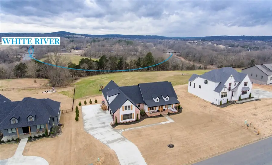 1063 Noah Street, Fayetteville, AR 72703 - Image #2