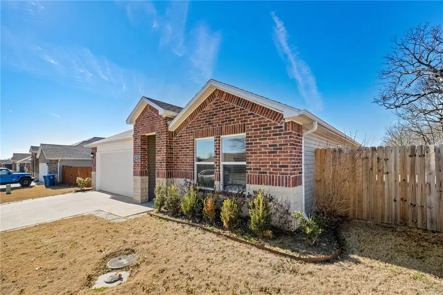 501 S Smith Avenue, Gentry, AR 72734 - Image #2