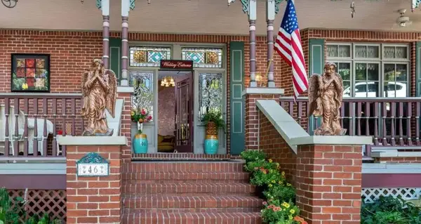 46 Hillside Avenue, Eureka Springs, AR 72632