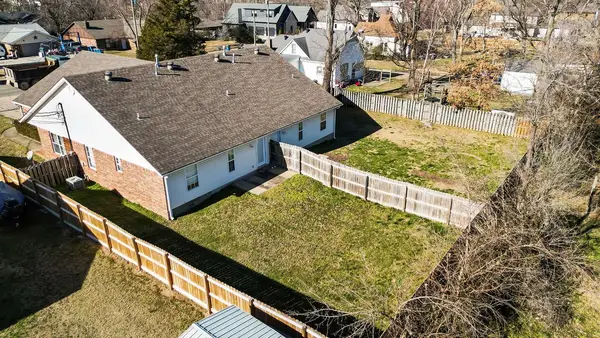 910 NW A Street, Bentonville, AR 72712