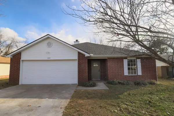 1729 Oxford Place, Springdale, AR 72764