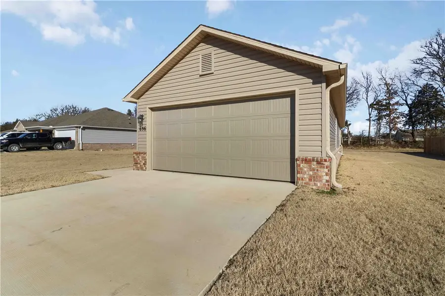 696 Saydi Street, Elkins, AR 72727 - Image #3