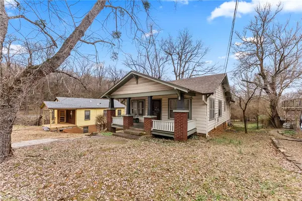 205 E Spring Street, Fayetteville, AR 72701