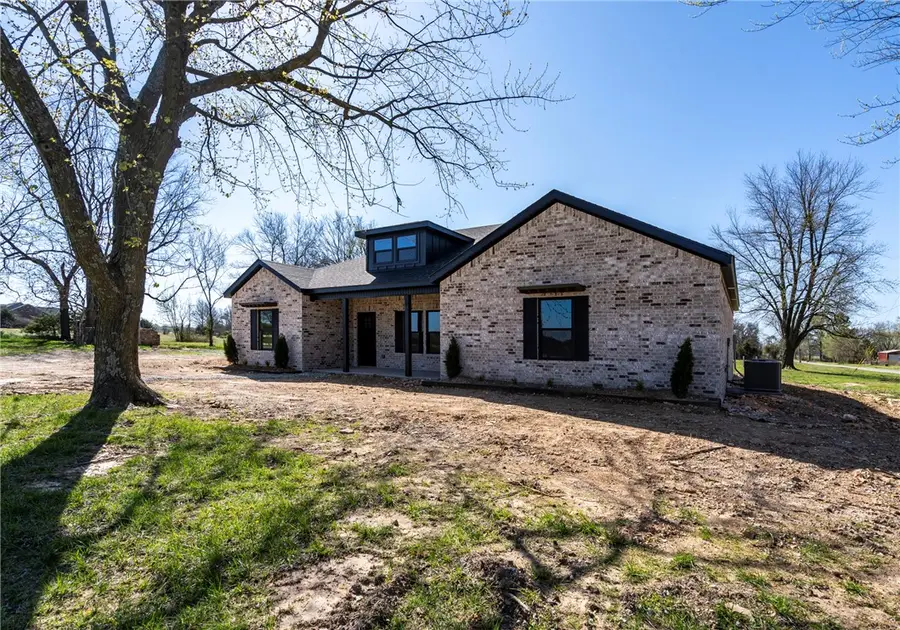 11161 S Old Cincinnati Road, Lincoln, AR 72744 - #2