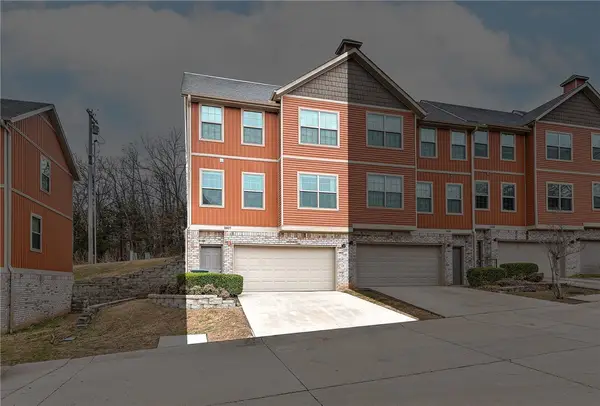 2827 W Cottonwillow Way, Fayetteville, AR 72704