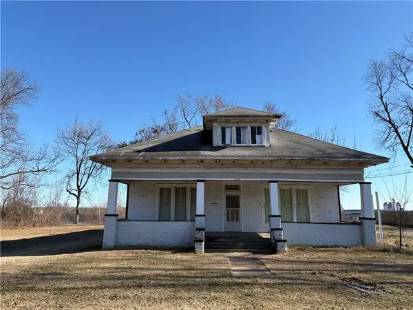 602 N Front Street, Dardanelle, AR 72834