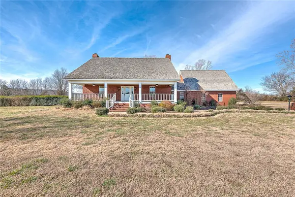 819 Center Street, Elkins, AR 72727