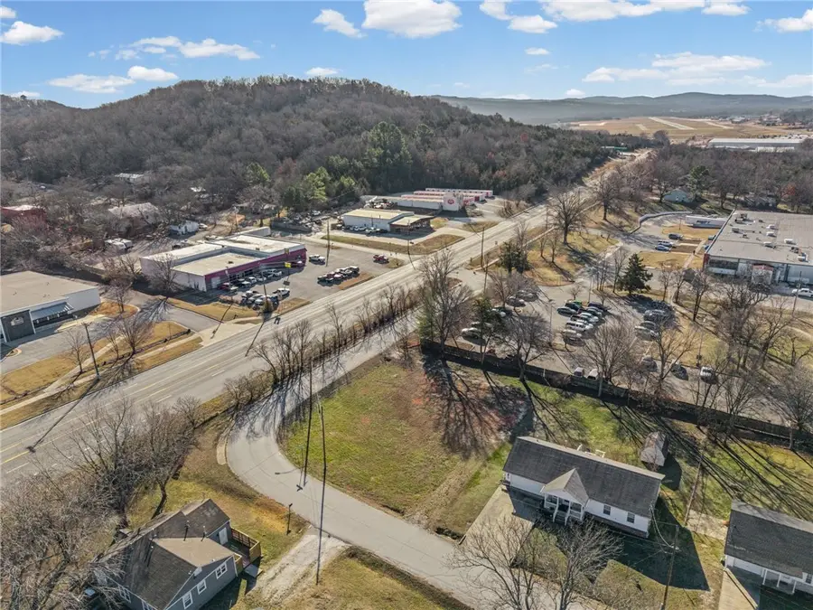 825 W Montgomery Street, Fayetteville, AR 72701 - Image #2