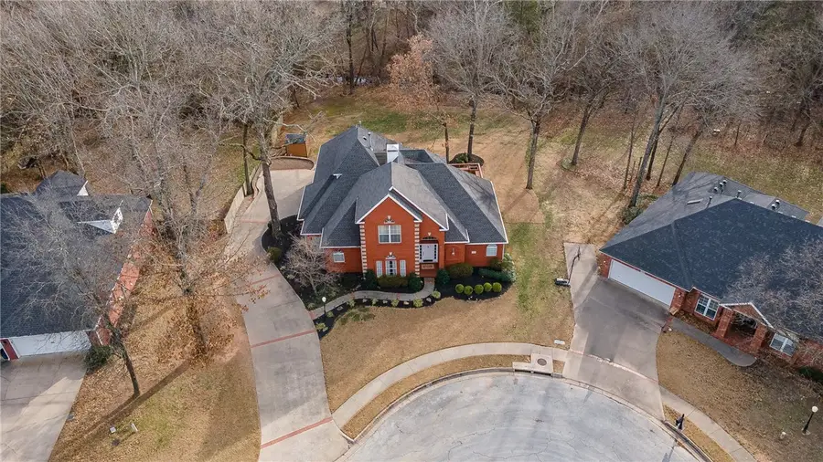 3021 E Summershade Drive, Fayetteville, AR 72703 - Image #2