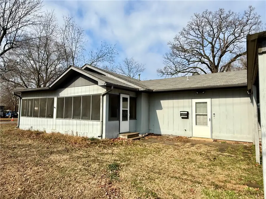 201 E H Street, Russellville, AR 72801 - Image #2