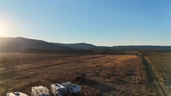 000 Carden Bottoms, Dardanelle, AR 72834