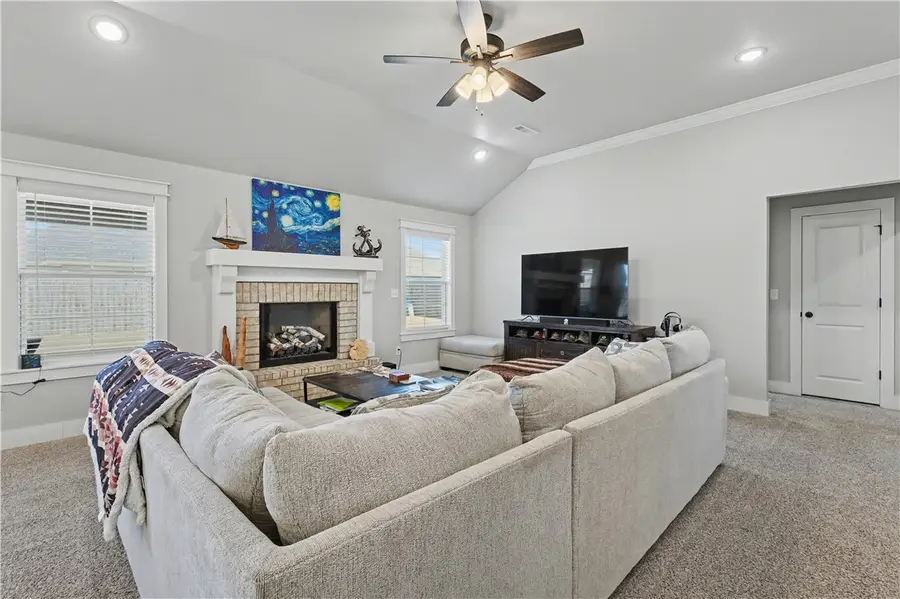 1807 E Hudson Drive, Siloam Springs, AR 72761 - #3