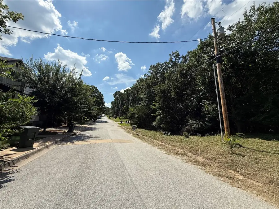 E 5th Street, Fayetteville, AR 72701 - Image #2