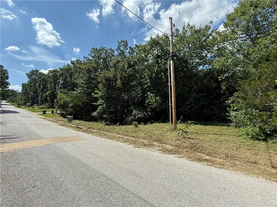 E 5th Street, Fayetteville, AR 72701 - Image #3