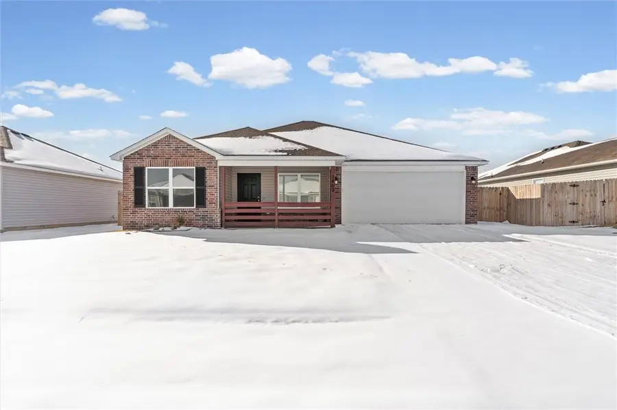 1402 S Pampas, Siloam Springs, AR 72761 - #3