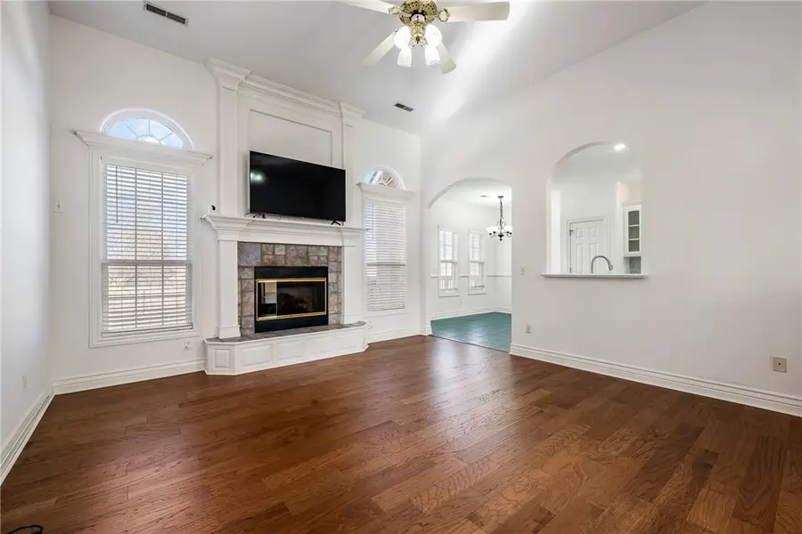 4205 W Worthington Drive, Rogers, AR 72758 - Image #2