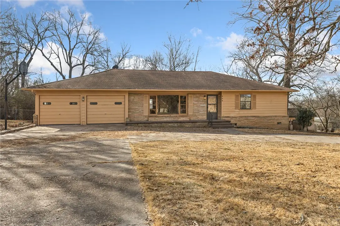 624 E South, Harrison, AR 72601 - Image #1