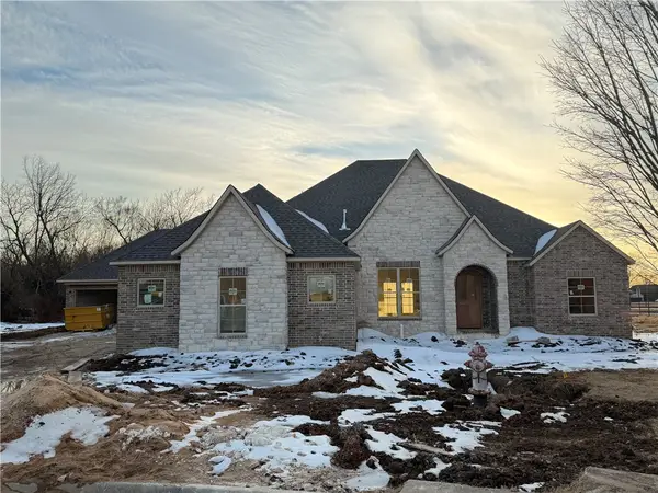 3981 Owl Creek Place, Fayetteville, AR 72704