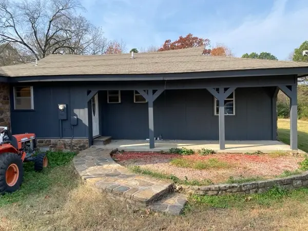 208 Lake Street, Ola, AR 72853