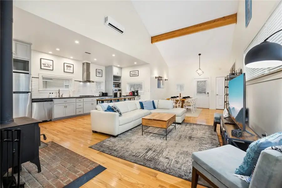 1049 S Washington Avenue, Fayetteville, AR 72701 - #3