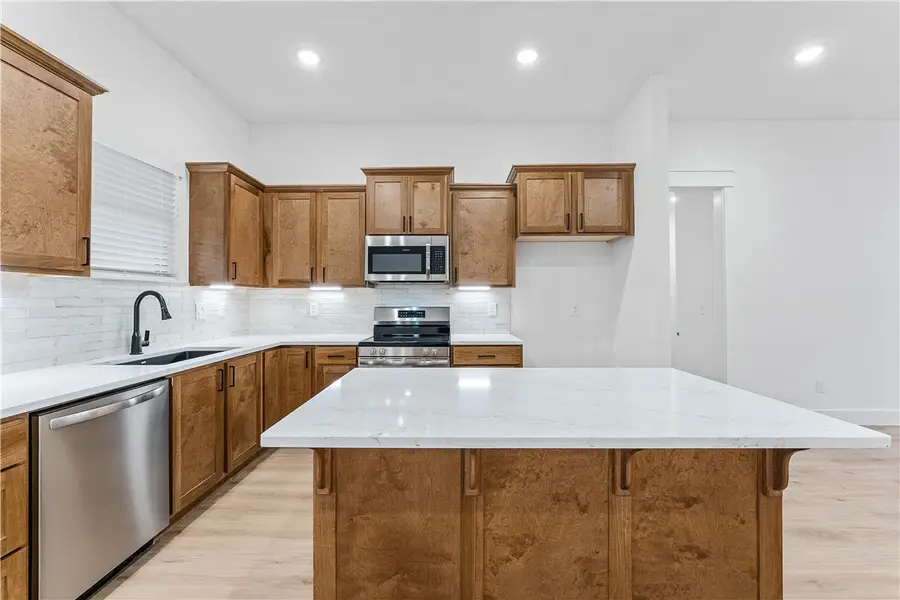 16 Celtic Drive, Bella Vista, AR 72714 - Image #2