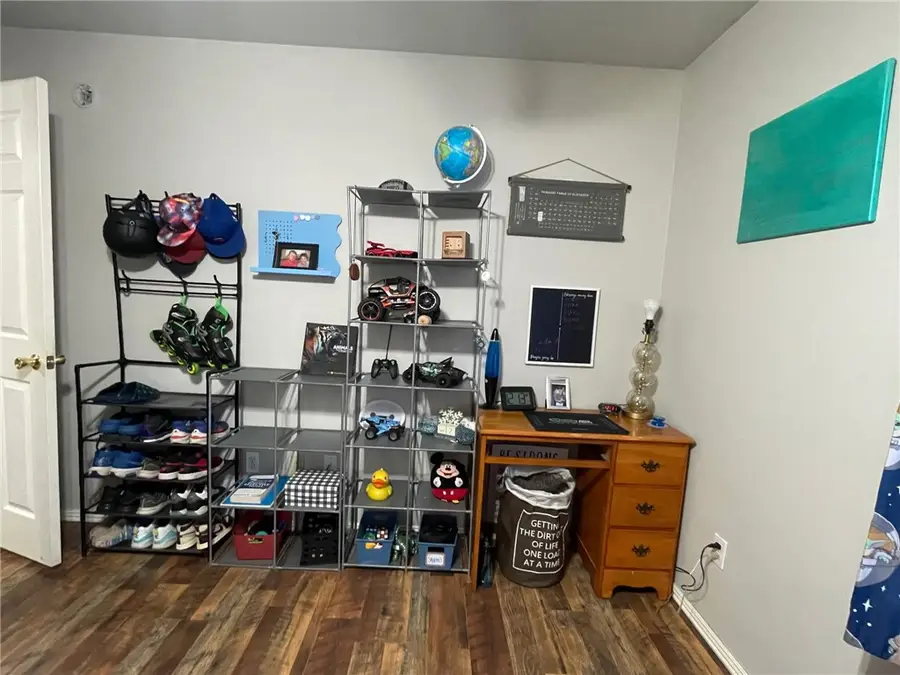 922 Peachtree Drive, Fayetteville, AR 72703 - Image #2