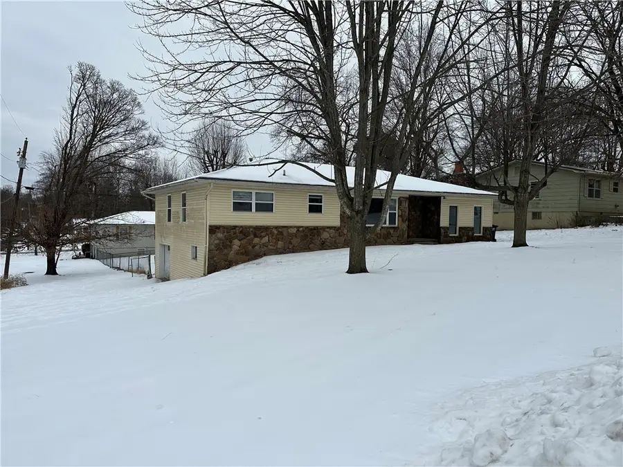 601 Tamarind Street, Harrison, AR 72601 - #3