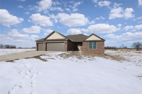 2550 Peterson Road, Gentry, AR 72734