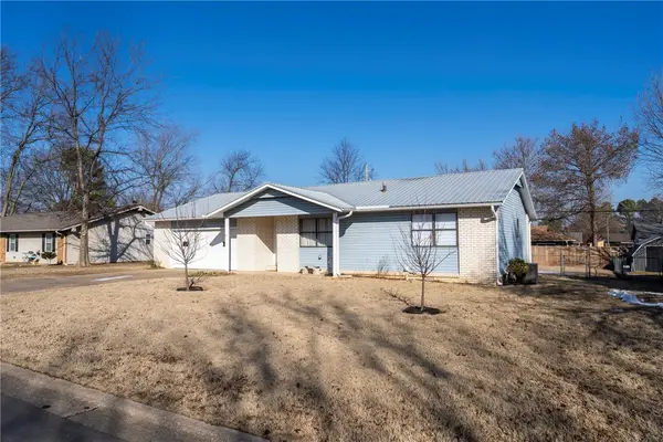 2019 W Tulsa Street, Siloam Springs, AR 72761
