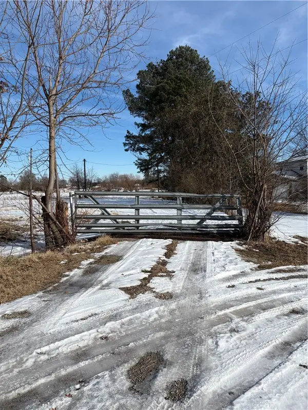 311, Green Forest, AR 72638