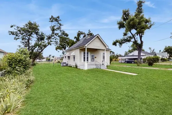 208 N 9th Street, Rogers, AR 72756