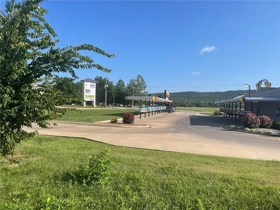 2117 N Center Street, Elkins, AR 72701 - #3