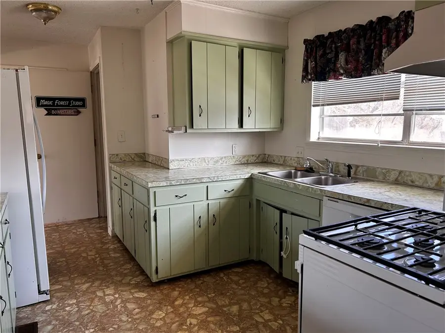 126 Shelton Drive, Eureka Springs, AR 72632 - Image #3