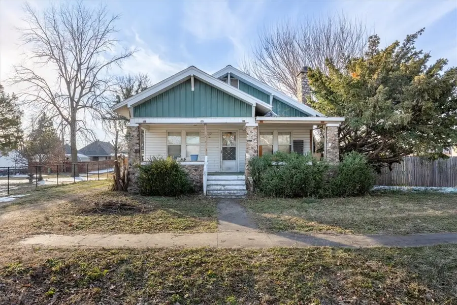 113 S Rust Avenue, Gentry, AR 72734 - #2