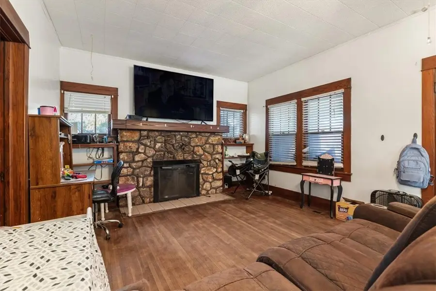 113 S Rust Avenue, Gentry, AR 72734 - #3