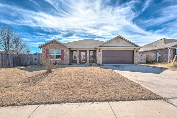 2303 Elmwood Avenue, Lowell, AR 72745