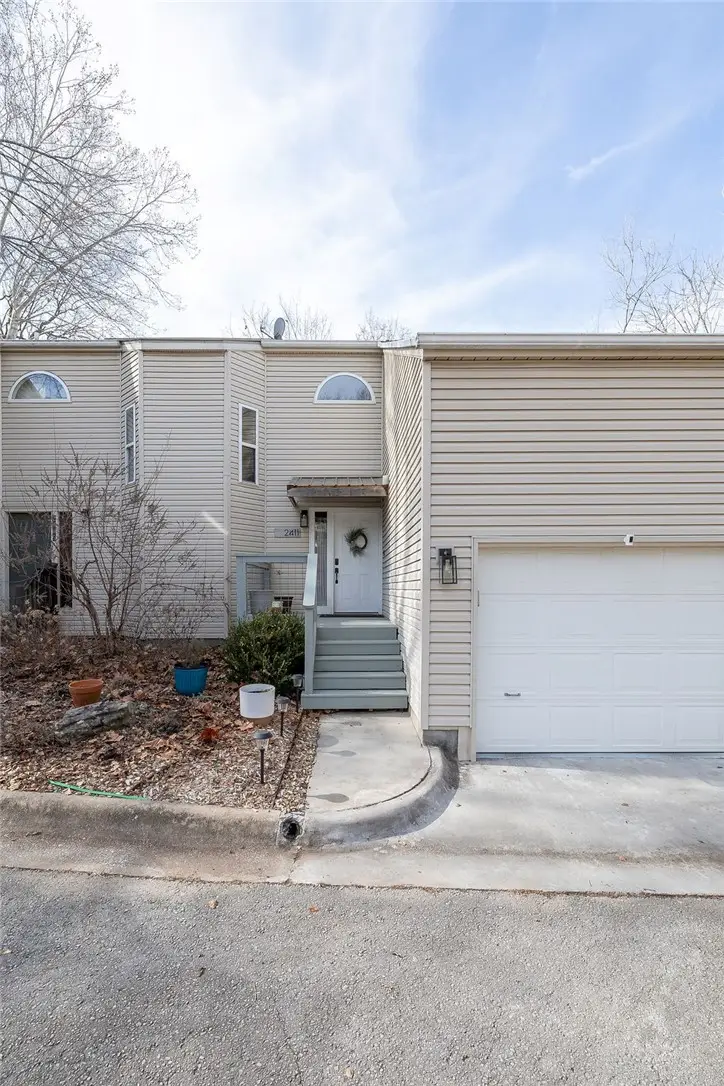 2411 N Bronze Tree Drive, Fayetteville, AR 72703 - #3