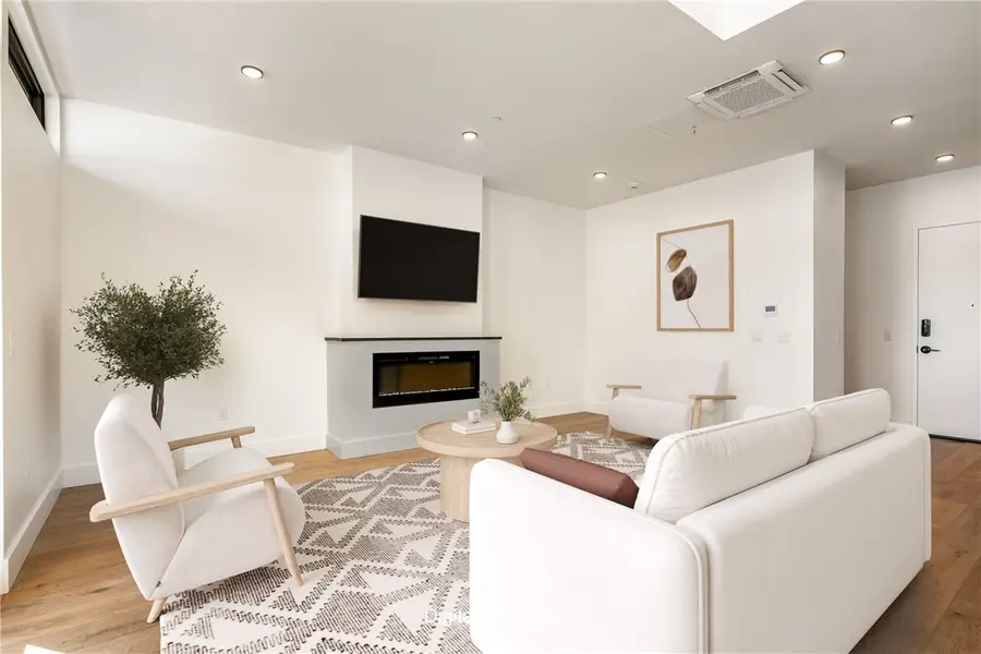 905 SE 4th Street #206, Bentonville, AR 72712 - #3