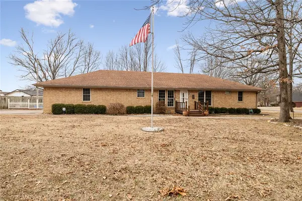 1202 W Red Oak Street, Stilwell, OK 74960