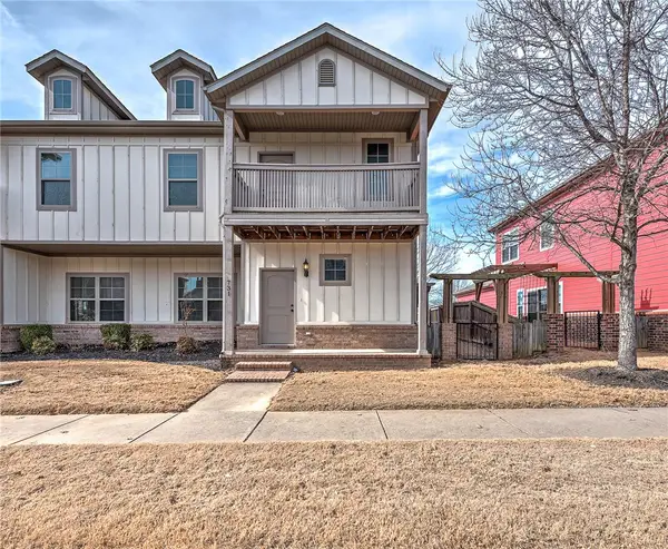 731 N Wordsworth Lane, Fayetteville, AR 72704
