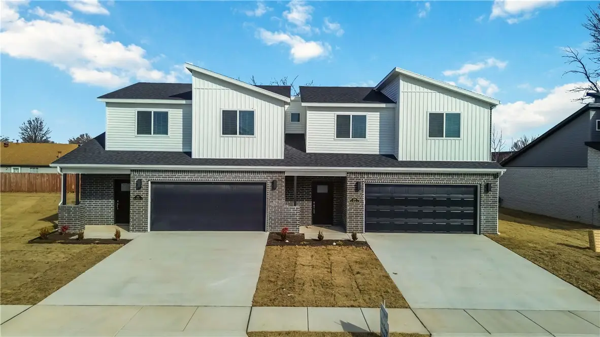 704 & 706 Sun Meadows Loop, Centerton, AR 72719 - #1