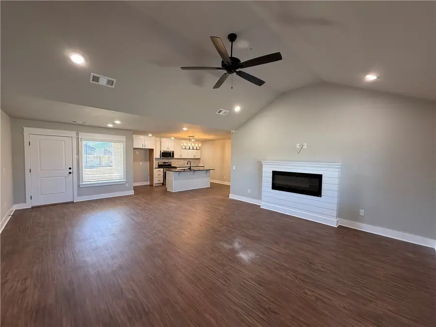 27 N Banner Avenue, Farmington, AR 72730 - Image #2