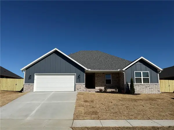 82 W Watson Lane, Farmington, AR 72730