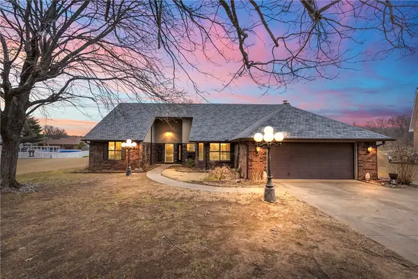 21636 Seminole Court, Siloam Springs, AR 72761