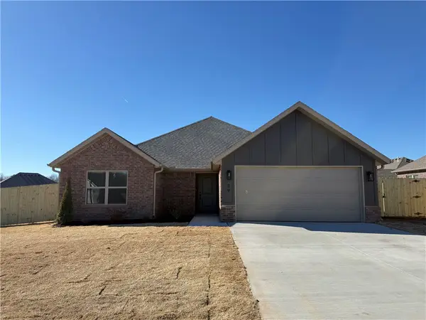 39 N Banner Avenue, Farmington, AR 72730